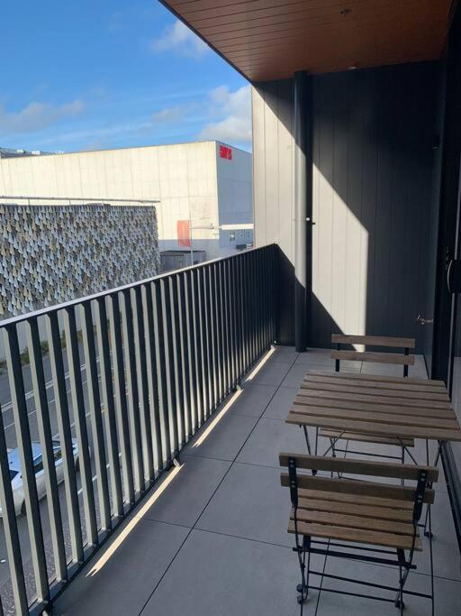2 Bedrooms Apprtmt Plus Underground Parking In Cbd Christchurch Extérieur photo