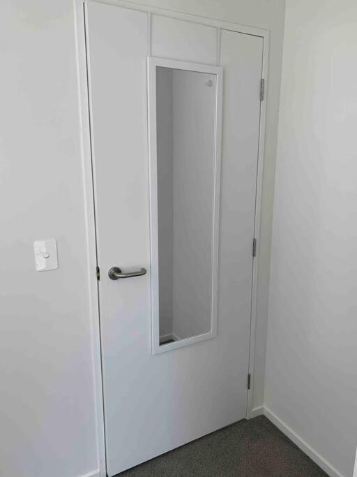 2 Bedrooms Apprtmt Plus Underground Parking In Cbd Christchurch Extérieur photo