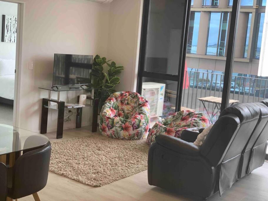 2 Bedrooms Apprtmt Plus Underground Parking In Cbd Christchurch Extérieur photo