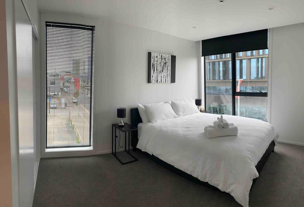 2 Bedrooms Apprtmt Plus Underground Parking In Cbd Christchurch Extérieur photo